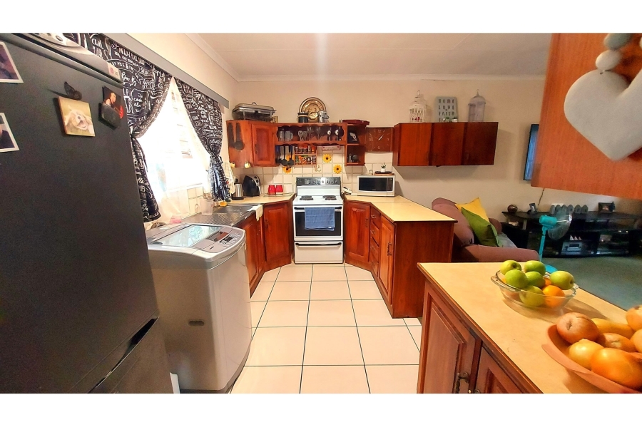 1 Bedroom Property for Sale in Meerhof North West